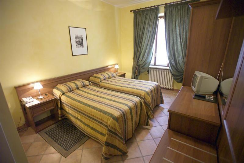 Albergo Badellino Bra Exterior foto